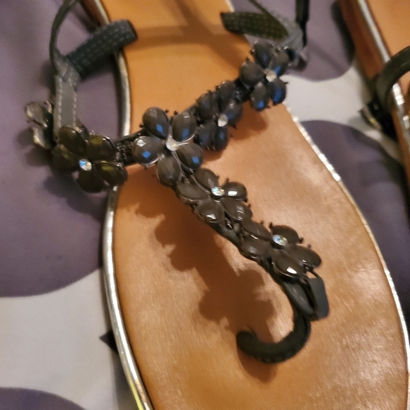 Reg $150 Gioseppo Beaded sandals size 41 (9.5) - Picture 6 of 9
